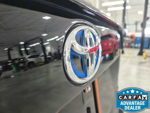 Used 2022 Toyota RAV4 XLE AWD/4WD image 16