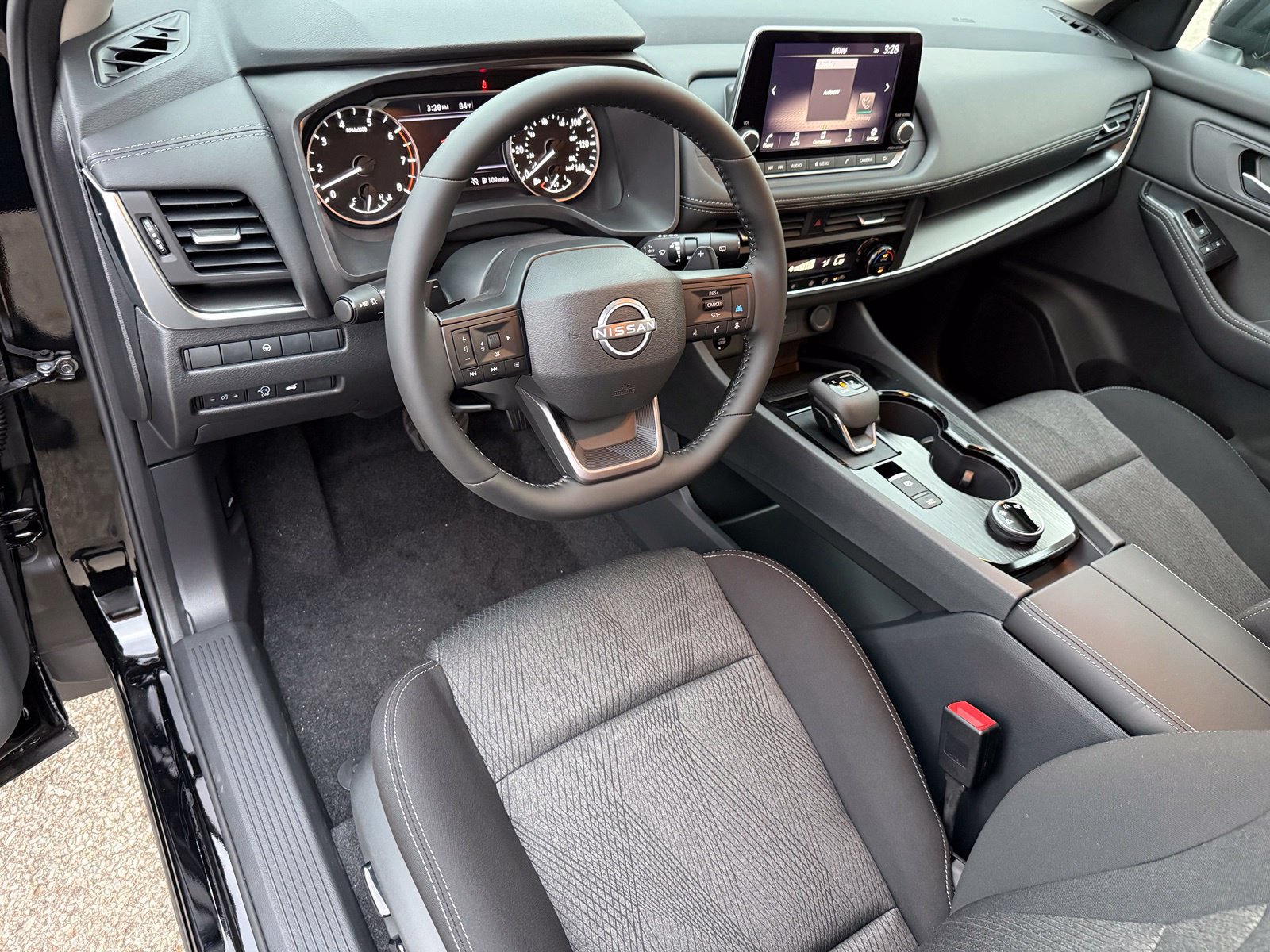 Used 2025 Nissan Rogue SV AWD/4WD image 37