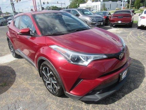 Used 2018 Toyota C-HR XLE FWD image 1