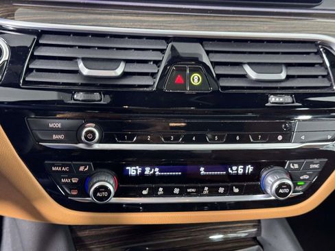 Used 2023 BMW 530i xDrive 530i xDrive w/ Convenience Package image 28