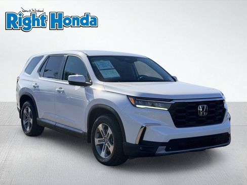 Used 2025 Honda Pilot EX-L image 9