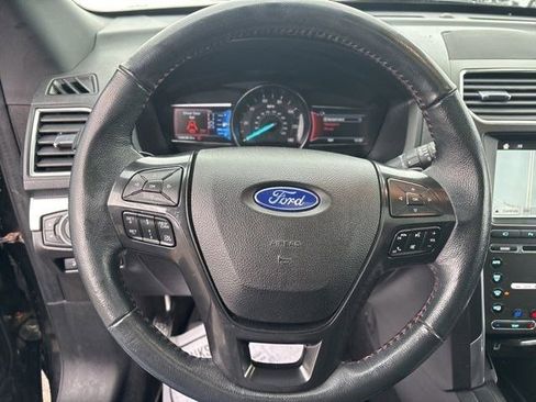 Used 2018 Ford Explorer Sport image 16