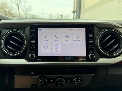 Used 2020 Toyota Tacoma SR5 image 10