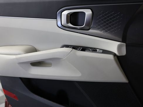 Certified 2025 Kia Sorento S w/ Panoramic Sunroof Package image 25