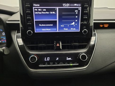 Used 2020 Toyota Corolla LE image 25