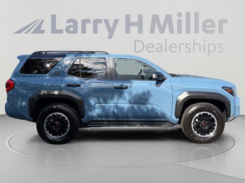 Used 2025 Toyota 4Runner TRD Off-Road Premium AWD/4WD image 6