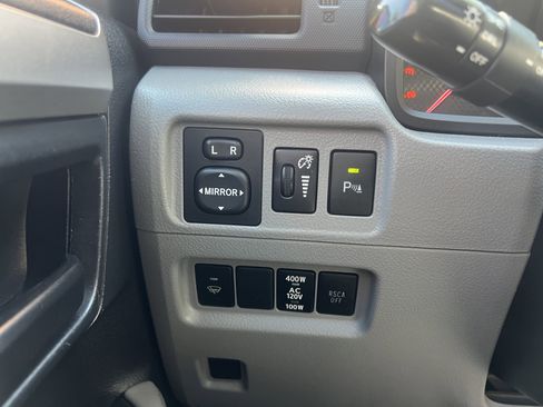 Used 2013 Toyota 4Runner SR5 w/ Convenience Pkg image 21