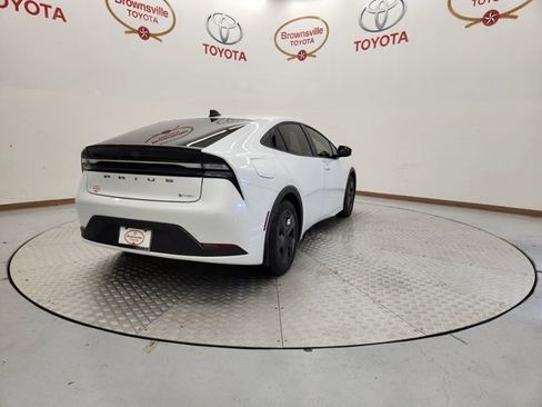 New 2026 Toyota Prius SE image 8