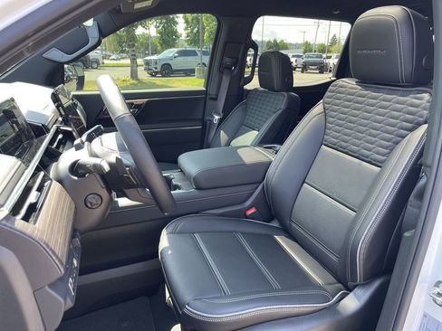 New 2025 GMC Sierra EV Denali image 19