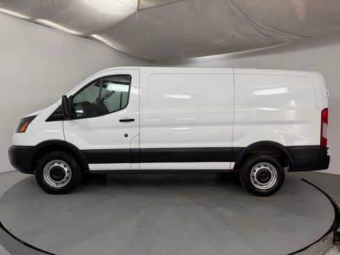 Used 2019 Ford Transit 250 130 Low Roof image 4