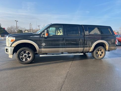 Used 2012 Ford F250 Lariat w/ Lariat Interior Pkg image 3