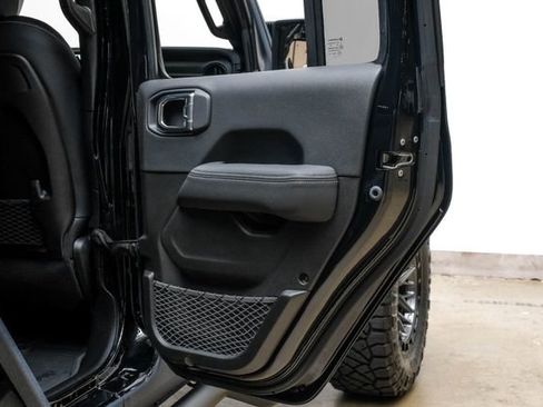 Used 2025 Jeep Wrangler Unlimited Rubicon 392 image 88