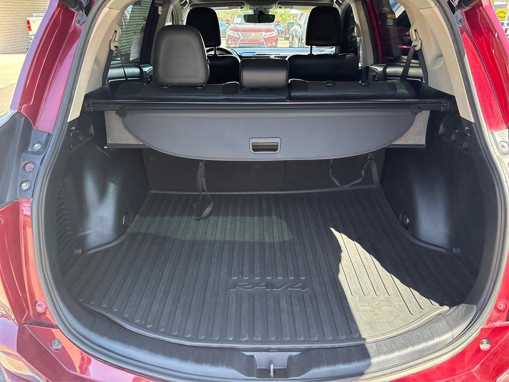 Used 2018 Toyota RAV4 Limited AWD/4WD image 38
