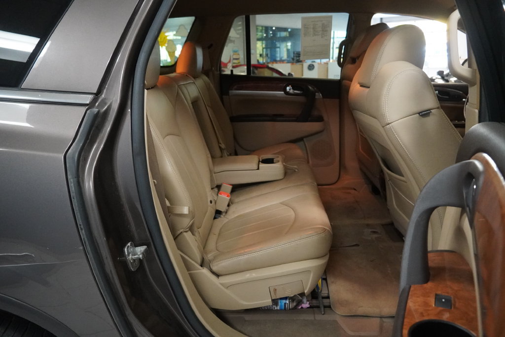 Used 2008 Buick Enclave CXL w/ Entertainment Package #3 FWD image 45