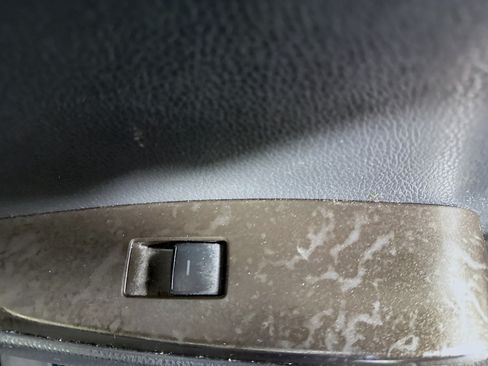Used 2021 Toyota Camry SE FWD image 30