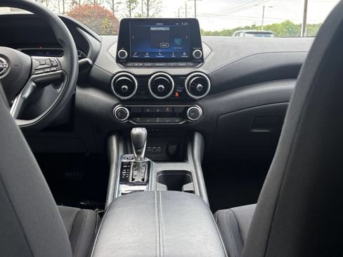 Used 2025 Nissan Sentra SV FWD image 17