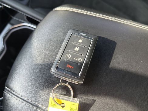 Used 2023 Jeep Grand Cherokee Altitude image 34