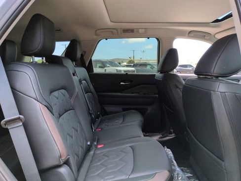 New 2026 Nissan Pathfinder Platinum AWD/4WD image 25