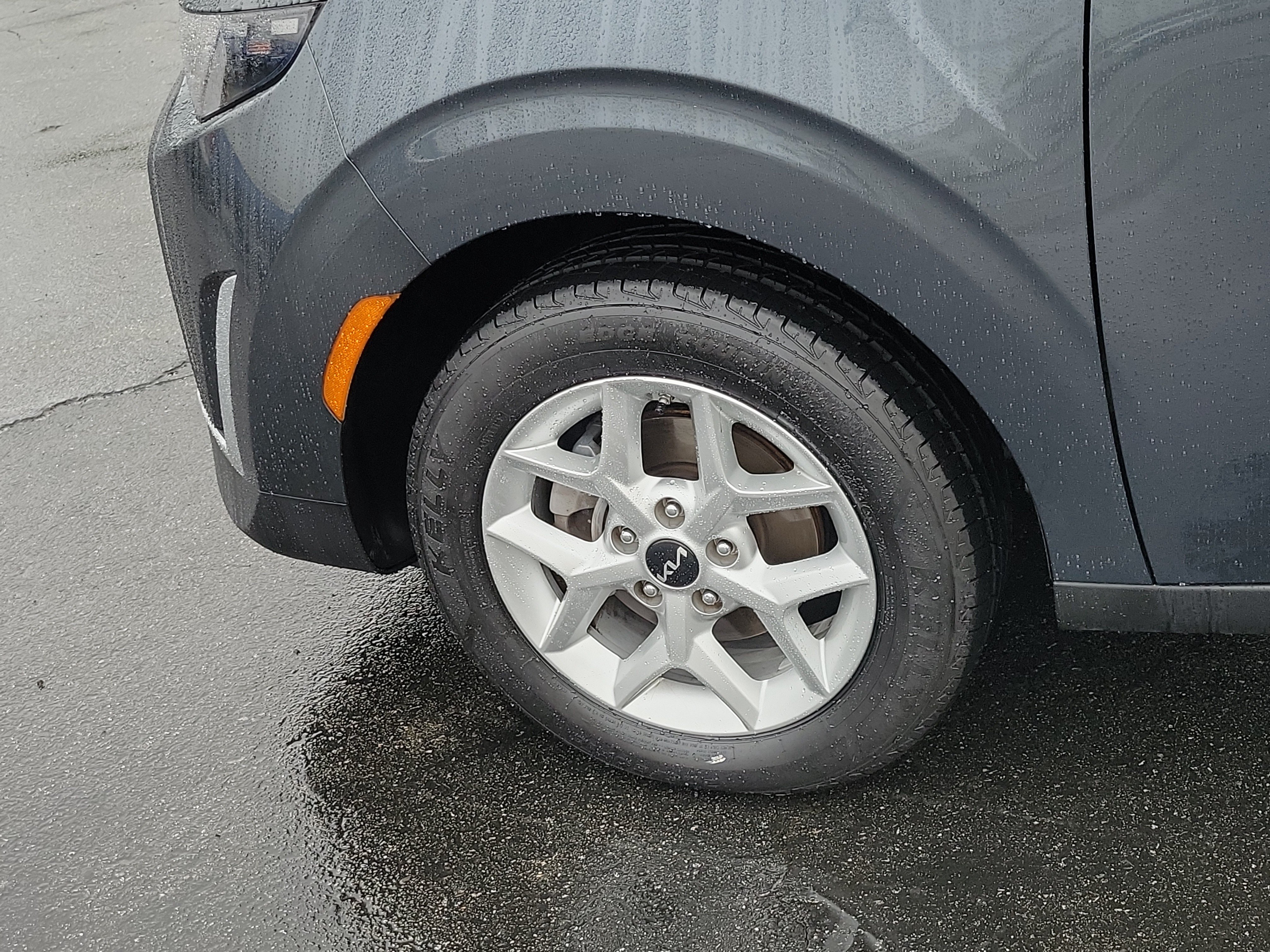 Used 2024 Kia Soul LX w/ LX Technology Package FWD image 13