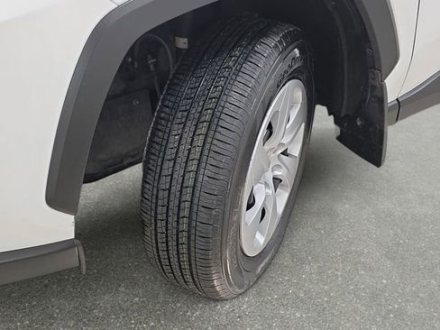 Certified 2022 Toyota RAV4 LE image 27