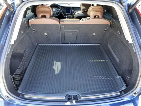 Used 2020 Volvo XC60 T5 Inscription w/ Protection Package Premier image 6