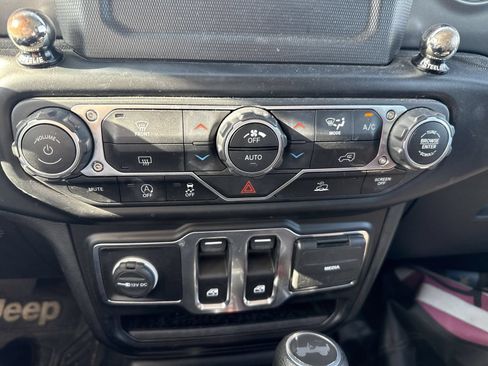 Used 2021 Jeep Wrangler Sport AWD/4WD image 14