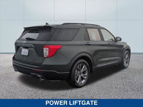 Certified 2022 Ford Explorer XLT w/ Equipment Group 202A image 5