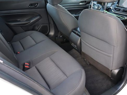 Used 2025 Nissan Altima 2.5 SV image 15