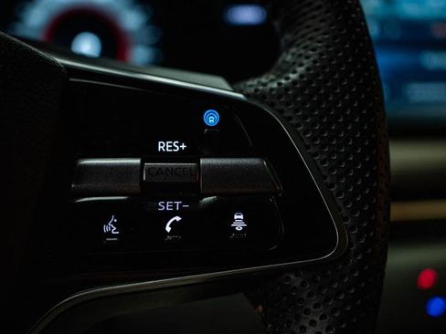 Used 2024 Nissan Ariya FWD image 19