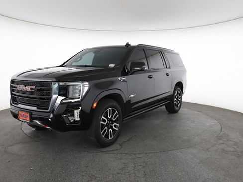 Used 2023 GMC Yukon XL AT4 w/ AT4 Premium Package AWD/4WD image 5