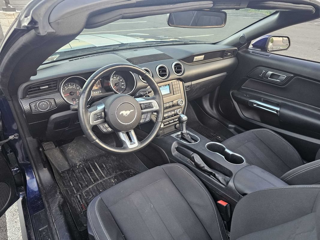 Used 2019 Ford Mustang Convertible w/ Black Accent Package RWD image 10
