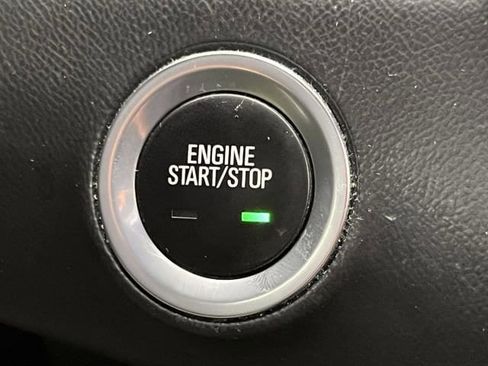 Used 2018 GMC Terrain SLT w/ Preferred Package image 19