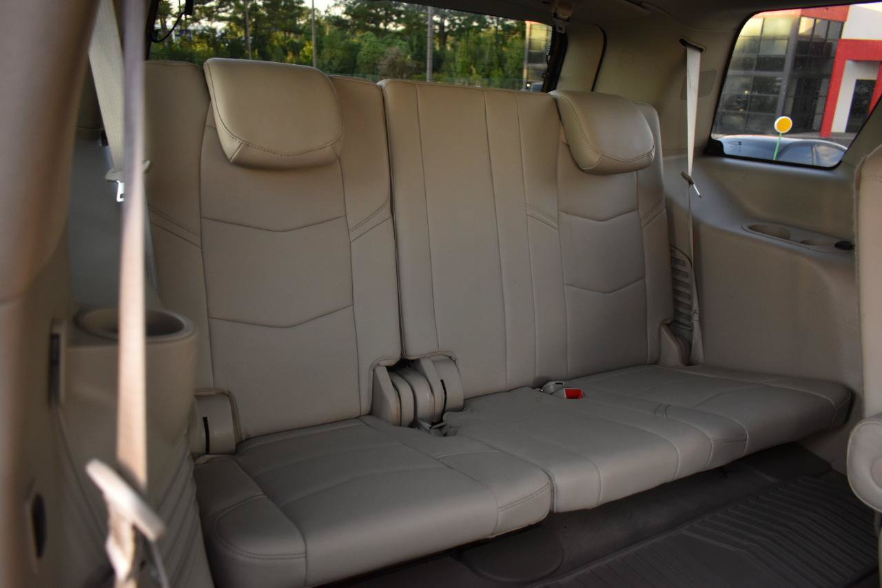 Used 2018 Cadillac Escalade Premium Luxury w/ LPO, Radiant Package AWD/4WD image 28
