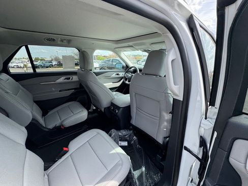 New 2026 Ford Explorer Active w/ Active Comfort Package AWD/4WD image 15