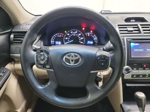 Used 2012 Toyota Camry LE image 17