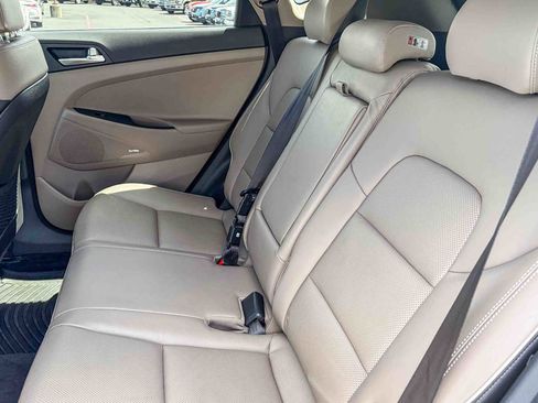 Used 2021 Hyundai Tucson Limited AWD/4WD image 17