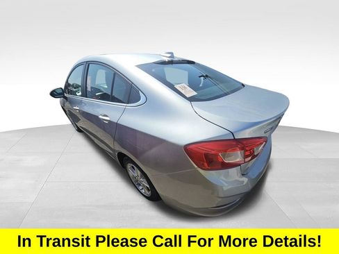 Used 2017 Chevrolet Cruze LT w/ Convenience Package FWD image 9