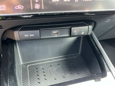 New 2025 Kia Niro SX Touring image 33