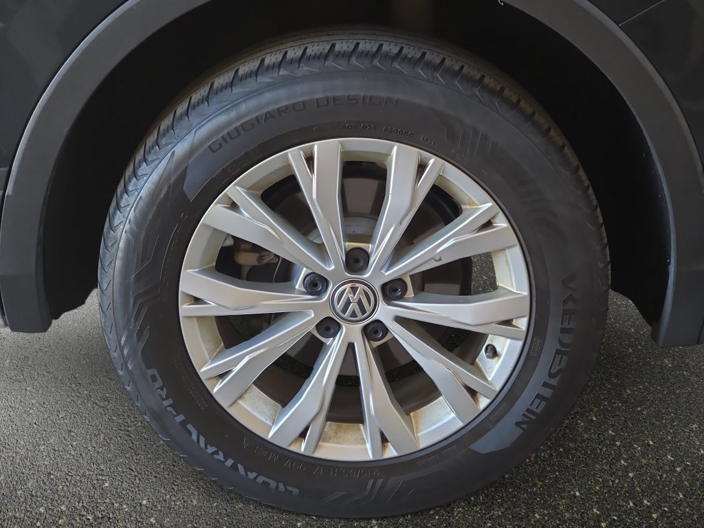 Used 2019 Volkswagen Tiguan SE AWD/4WD image 31