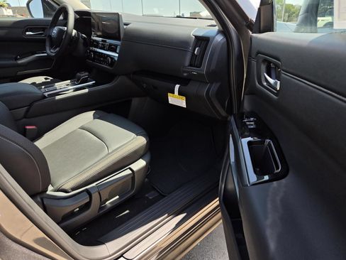 New 2026 Nissan Pathfinder SL FWD image 11