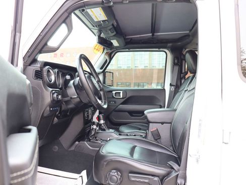 Used 2023 Jeep Wrangler Sahara w/ Cold Weather Group image 11