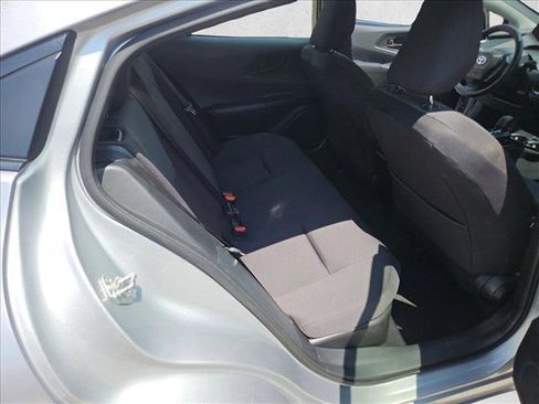 Used 2025 Toyota Prius LE FWD image 17