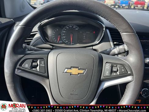Certified 2022 Chevrolet Trax LT w/ Driver Confidence Package image 18