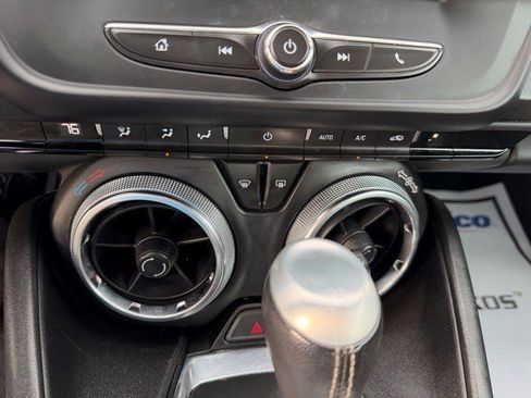 Certified 2022 Chevrolet Camaro LT image 21