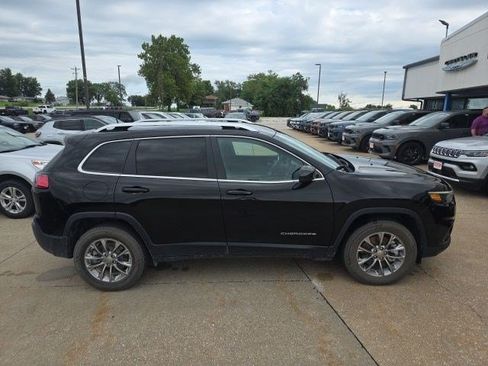 Certified 2021 Jeep Cherokee Latitude Lux w/ Comfort/Convenience Group AWD/4WD image 9