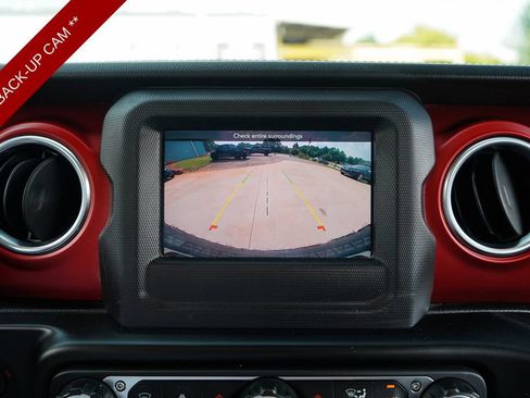 Used 2020 Jeep Wrangler Unlimited Rubicon w/ LED Lighting Group AWD/4WD image 11