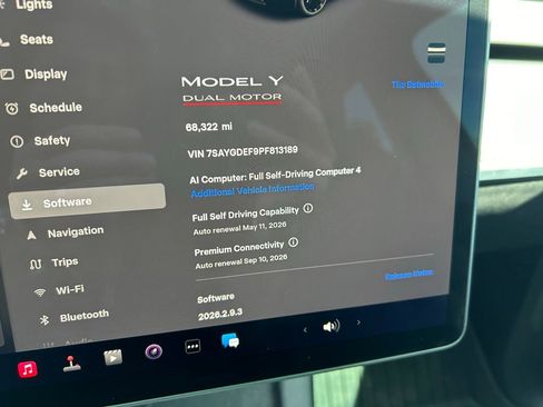 Used 2023 Tesla Model Y Performance image 11