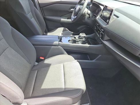 Certified 2026 Nissan Rogue SV FWD image 27