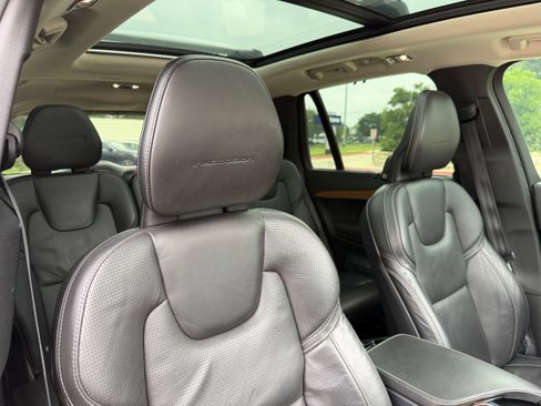 Used 2016 Volvo XC90 T6 Inscription w/ Protection Package Plus AWD/4WD image 11