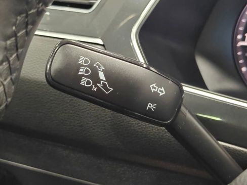 Used 2019 Volkswagen Tiguan SEL FWD image 46